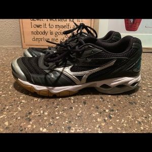 Mizuno volleyball/running shoes